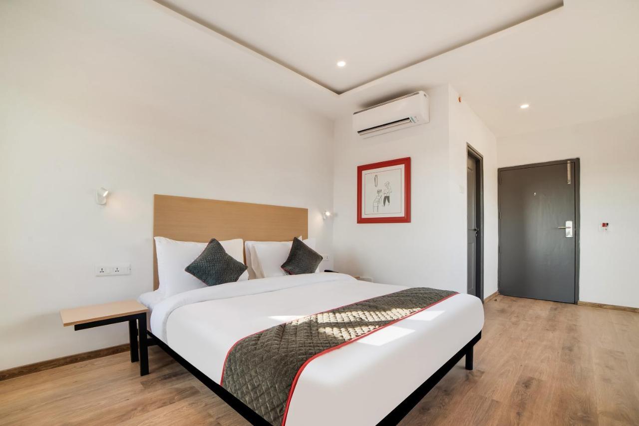Townhouse Ss Aero Prime Hotel Shamshabad Buitenkant foto