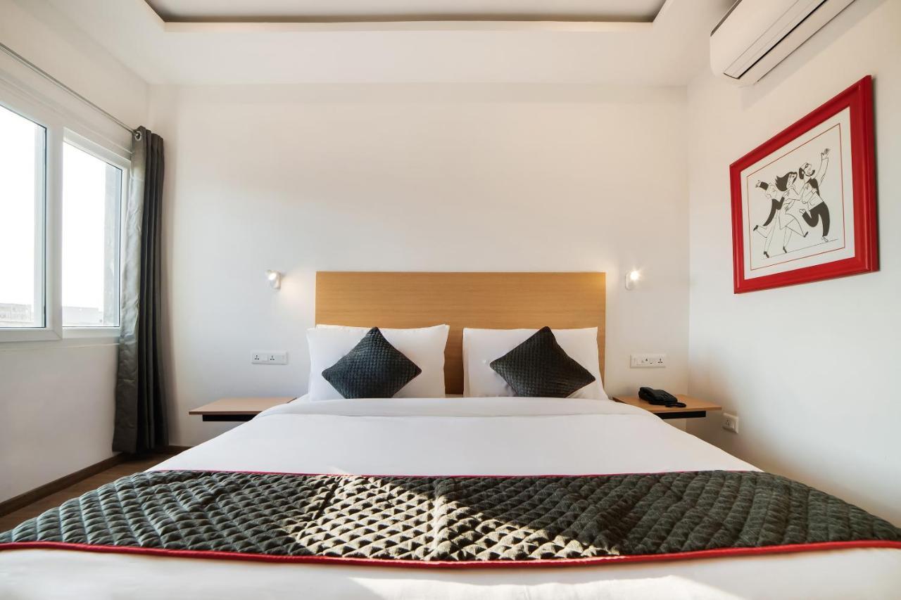 Townhouse Ss Aero Prime Hotel Shamshabad Buitenkant foto