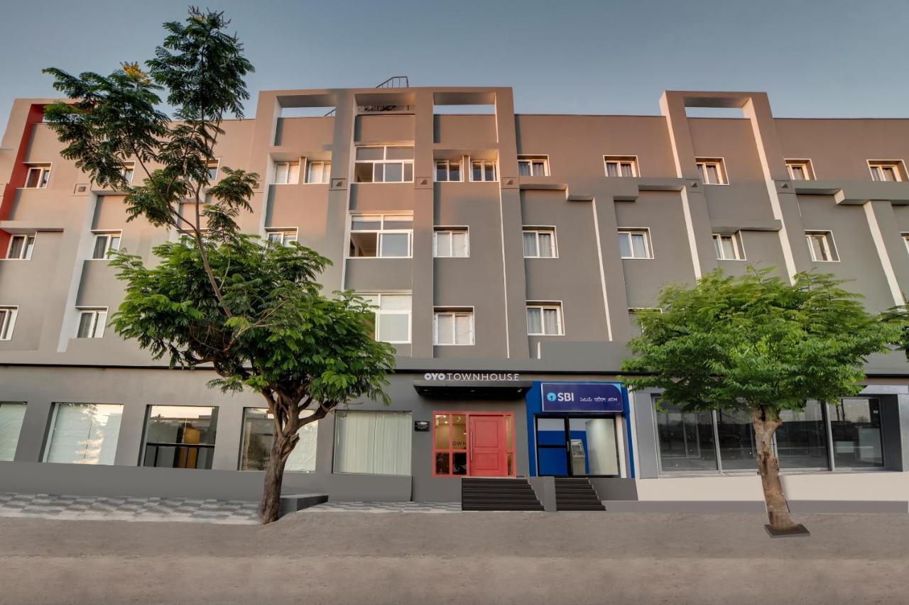 Townhouse Ss Aero Prime Hotel Shamshabad Buitenkant foto