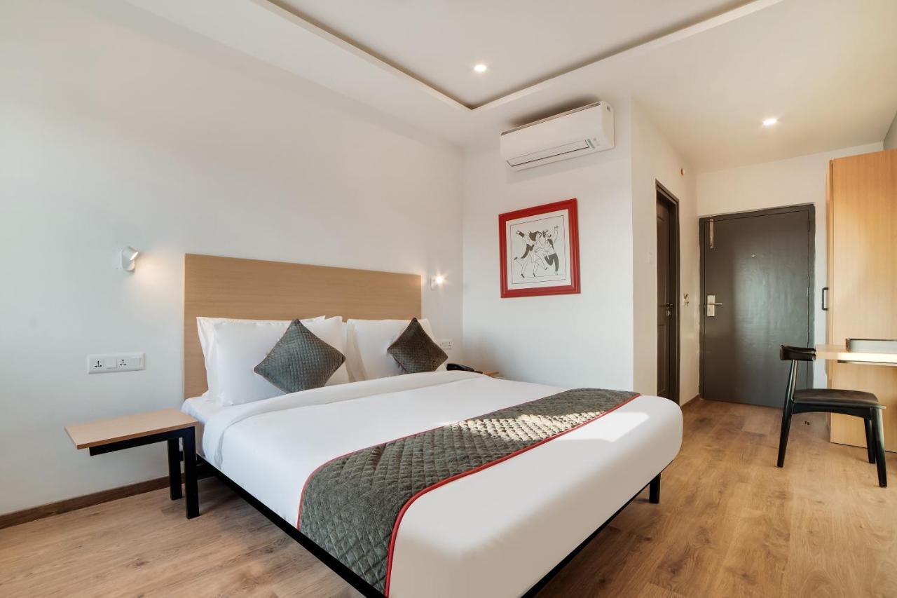 Townhouse Ss Aero Prime Hotel Shamshabad Buitenkant foto