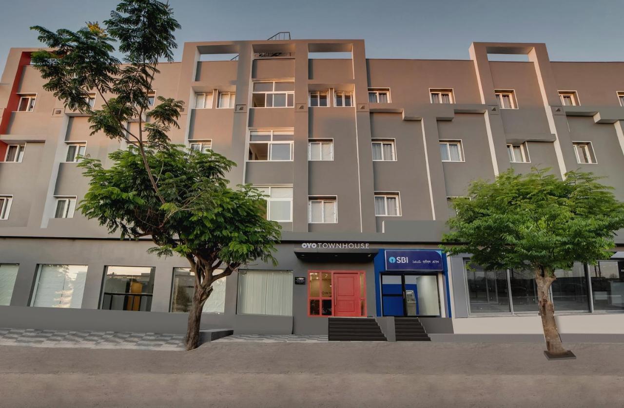 Townhouse Ss Aero Prime Hotel Shamshabad Buitenkant foto