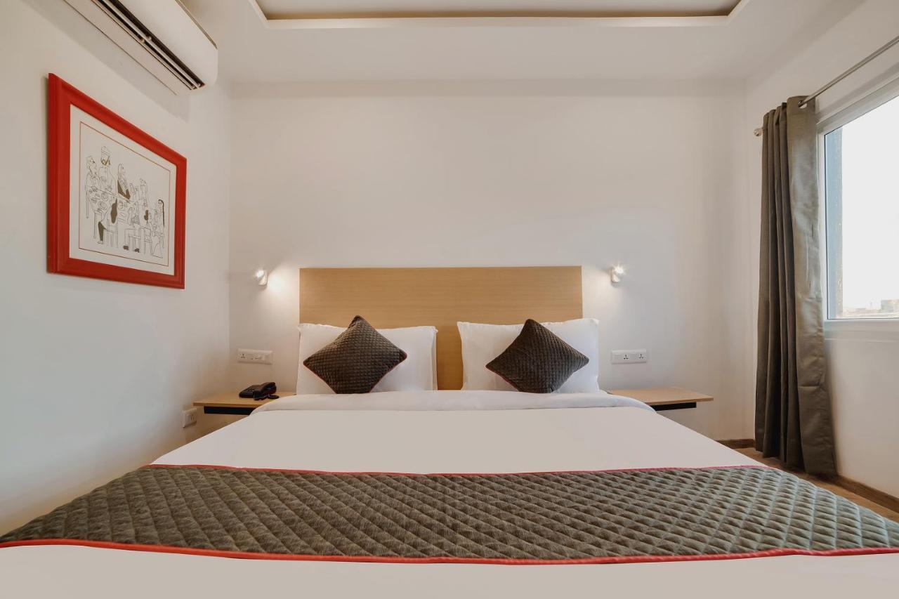 Townhouse Ss Aero Prime Hotel Shamshabad Buitenkant foto
