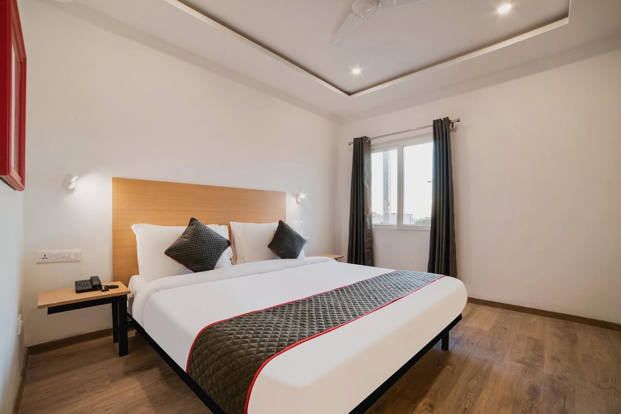 Townhouse Ss Aero Prime Hotel Shamshabad Buitenkant foto