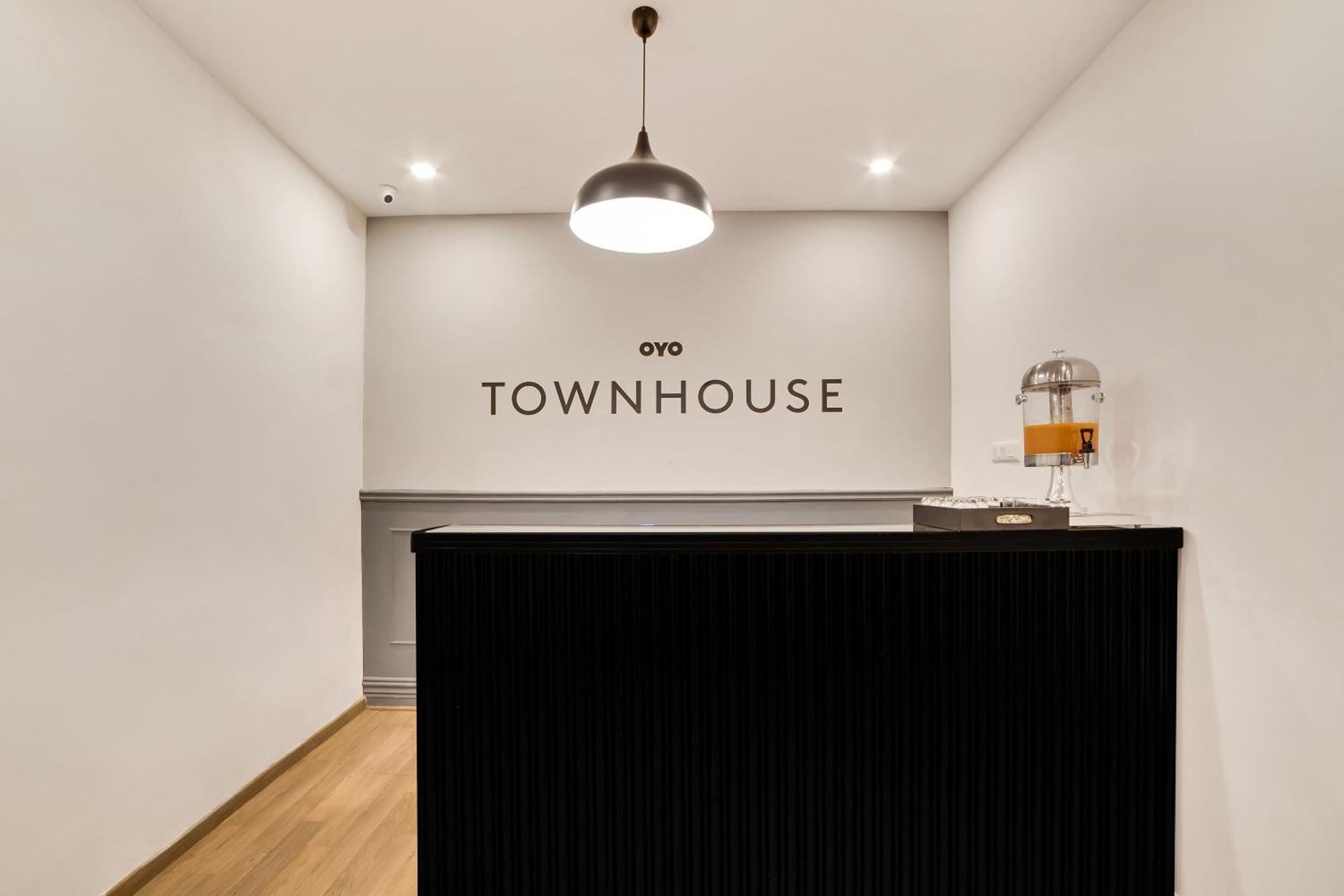 Townhouse Ss Aero Prime Hotel Shamshabad Buitenkant foto