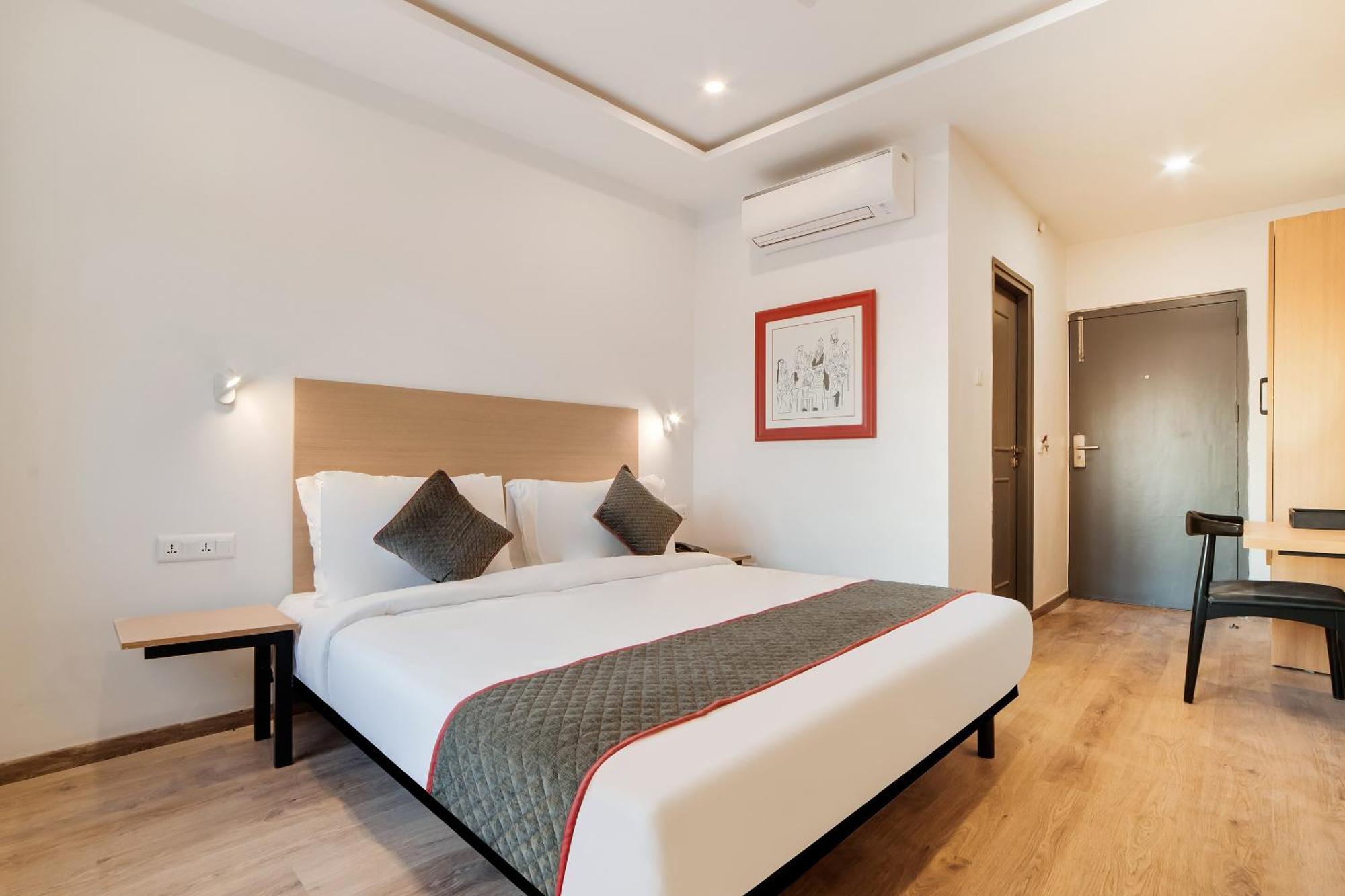 Townhouse Ss Aero Prime Hotel Shamshabad Buitenkant foto
