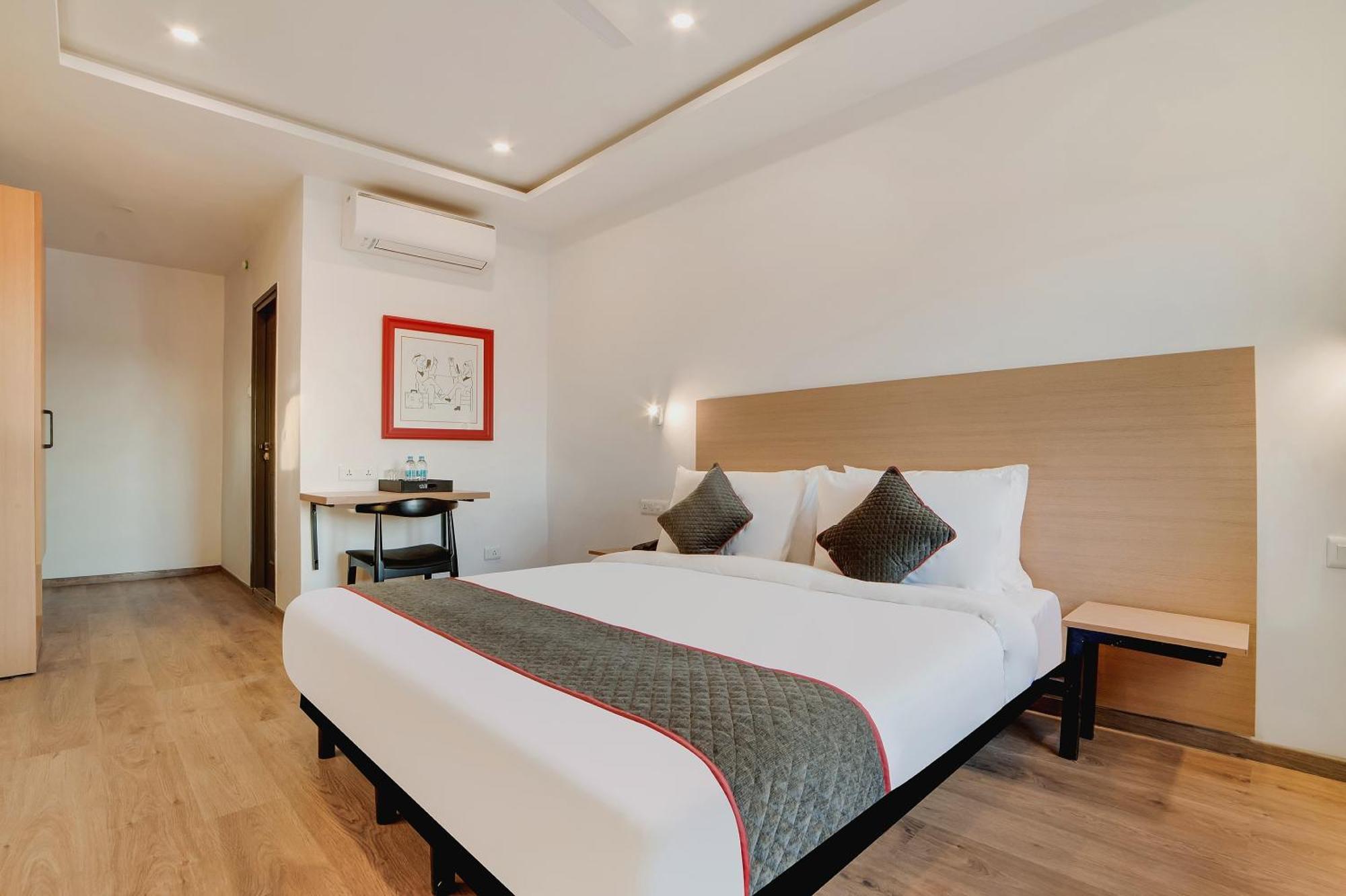 Townhouse Ss Aero Prime Hotel Shamshabad Buitenkant foto